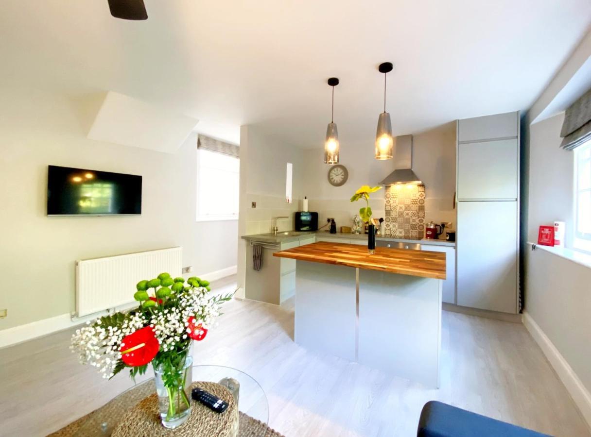 Meadfoot Bay Apartment At Hesketh Crescent 토키 외부 사진