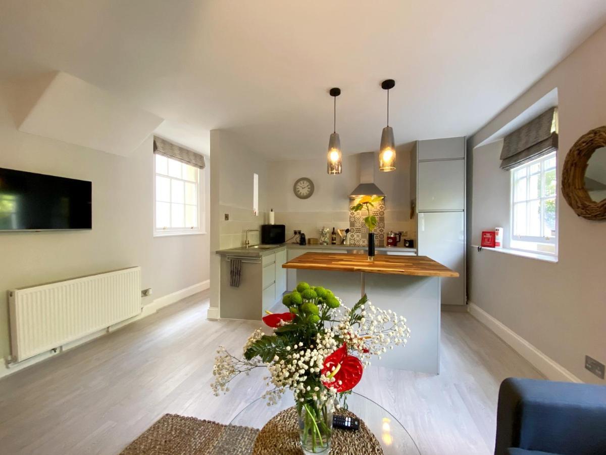 Meadfoot Bay Apartment At Hesketh Crescent 토키 외부 사진